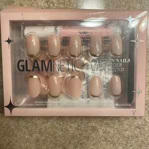 Glamnetic Press-On Nails Goal Digger short round